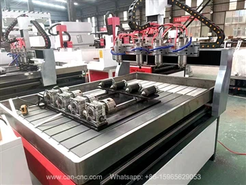 カナダの 4x4 CNC ウッド ルーター機械が準備が整いました。顧客の信頼とサポートに感謝します。